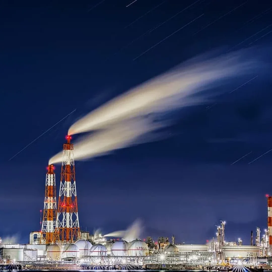 night-view-oil-related-plant-smoke-greenhouse-gas-emissions-trajectory-of-the-star-osaka-bay-shore-area